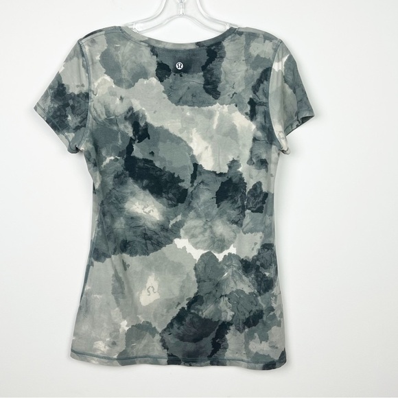 EUC Lululemon  Lively Crewneck Tee *Vitasea Size 4 (check measurements) - Picture 5 of 5